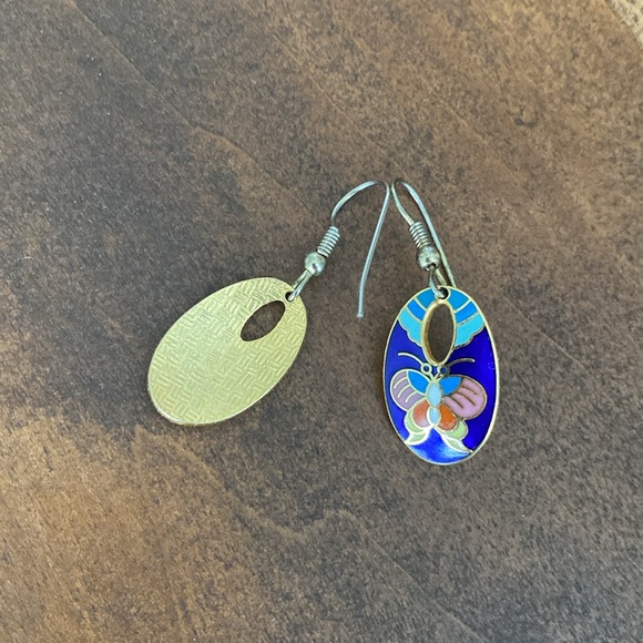 Pretty Butterfly Earrings - Picture 4 of 6